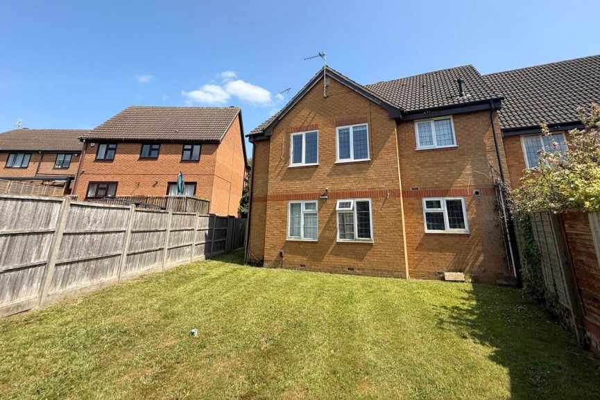 0 bedroom Flat for Letting Willow Way, Toddington, Bedfordshire