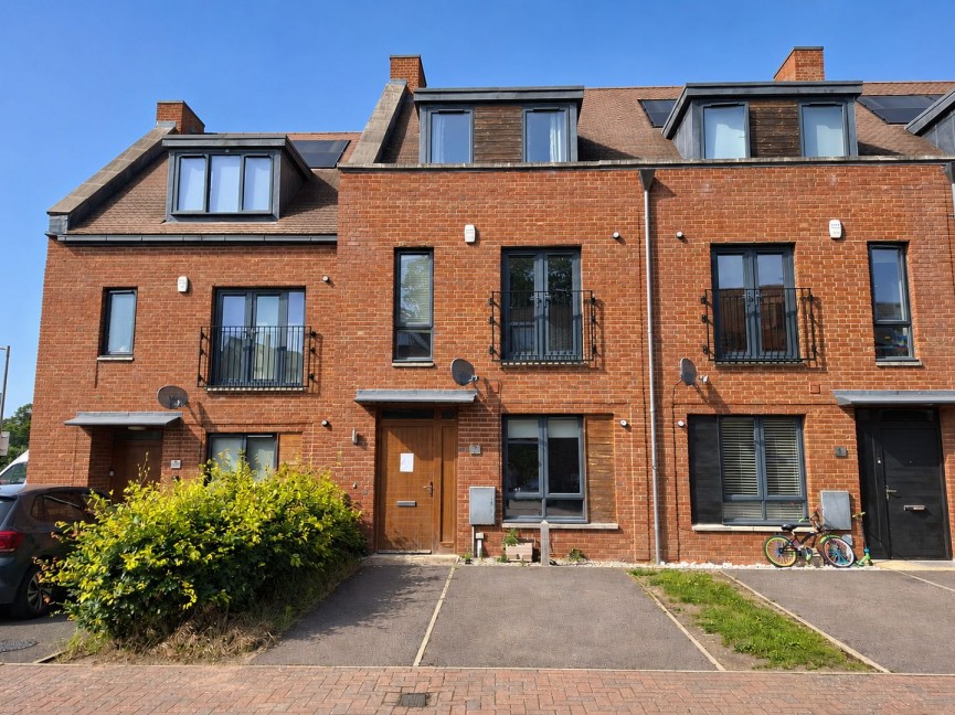 4 bedroom House for Sale Brookmans Park, Hatfield, Hertfordshire