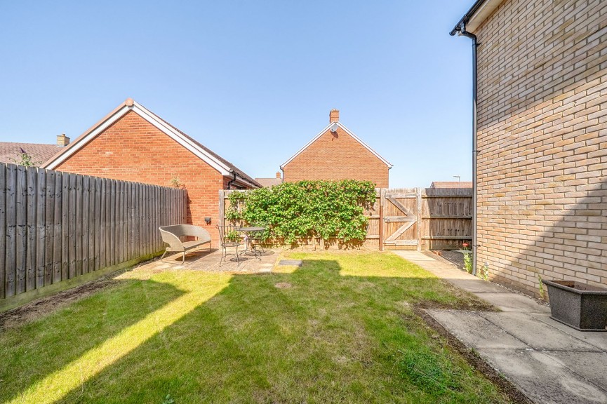 3 bedroom House for Sale Grange Drive, Stotfold, Bedfordshire