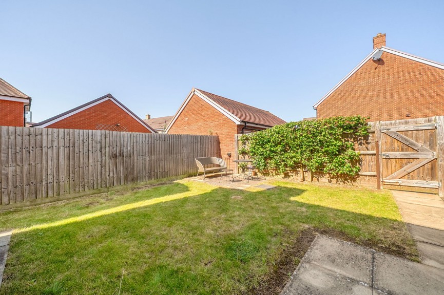 3 bedroom House for Sale Grange Drive, Stotfold, Bedfordshire