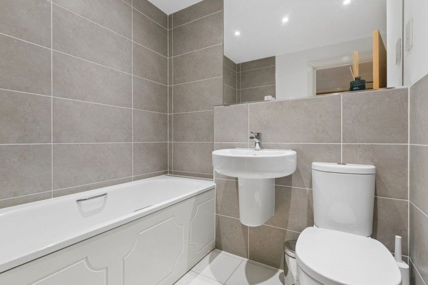 2 bedroom Flat for Sale Paynes Park, HITCHIN, Hertfordshire