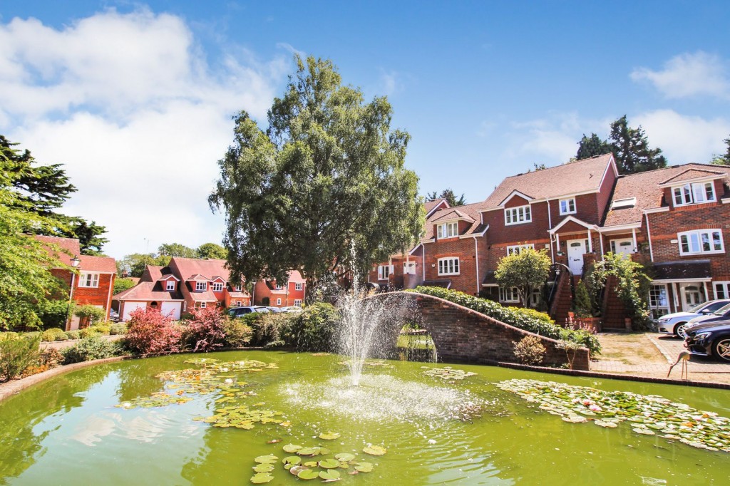 Sir Josephs Walk, Harpenden, Hertfordshire
