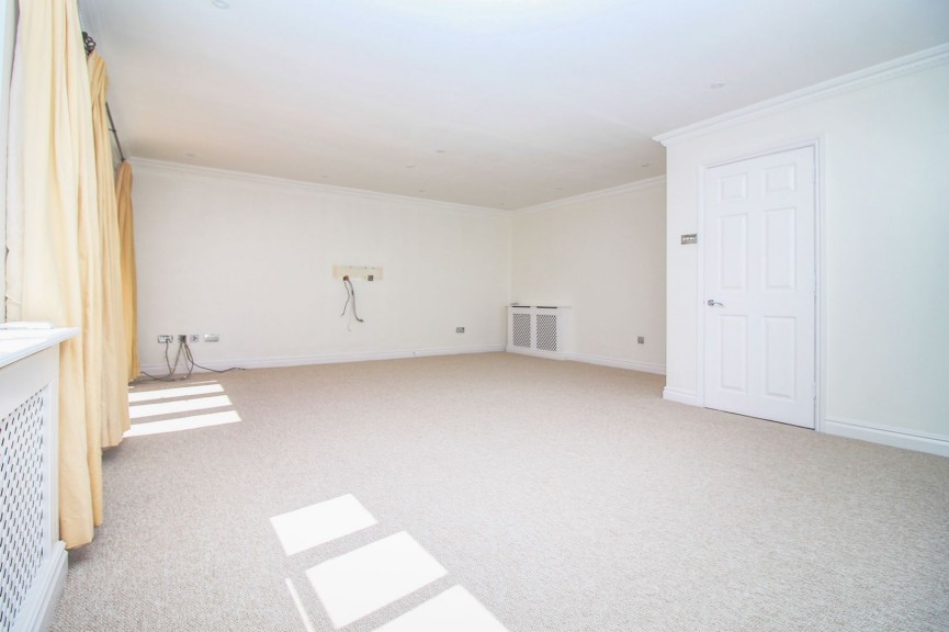 3 bedroom Flat for Letting Sir Josephs Walk, Harpenden, Hertfordshire