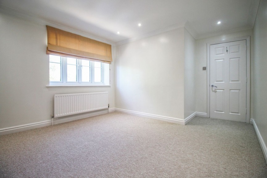 3 bedroom Flat for Letting Sir Josephs Walk, Harpenden, Hertfordshire