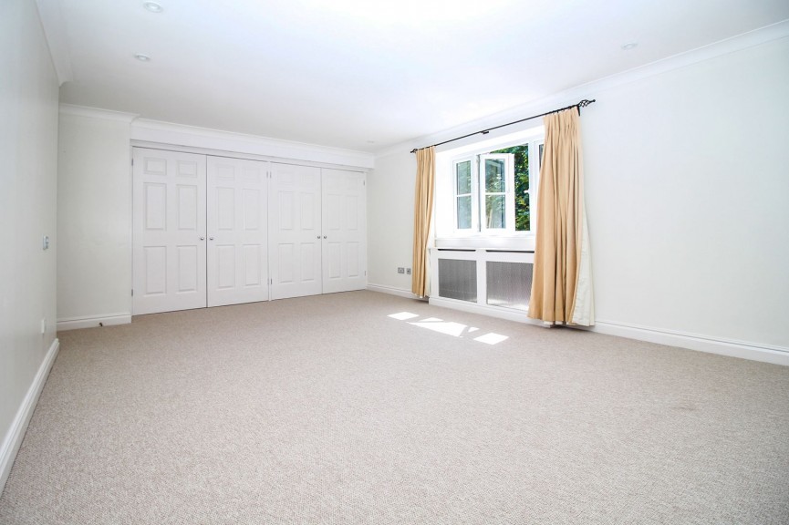 3 bedroom Flat for Letting Sir Josephs Walk, Harpenden, Hertfordshire