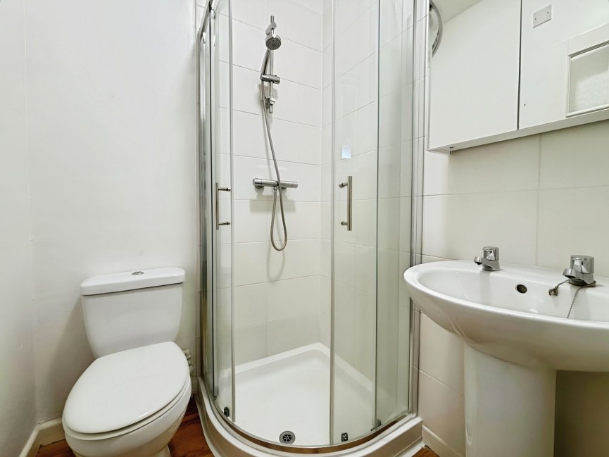 1 bedroom Flat for Letting Kneesworth Street, Royston, Hertfordshire