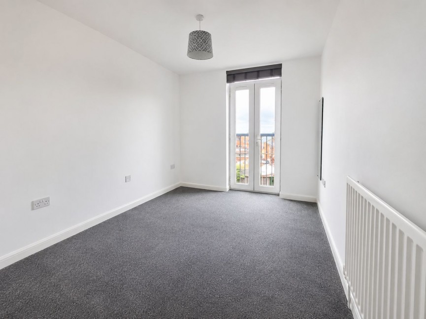 2 bedroom Flat for Sale Dragon Road, Hatfield, Hertfordshire