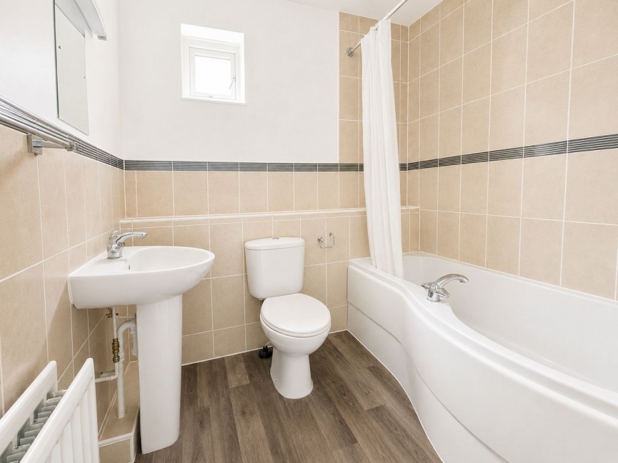 2 bedroom Flat for Sale Dragon Road, Hatfield, Hertfordshire