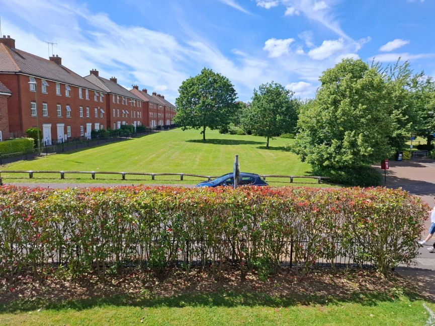 2 bedroom Flat for Sale Dragon Road, Hatfield, Hertfordshire