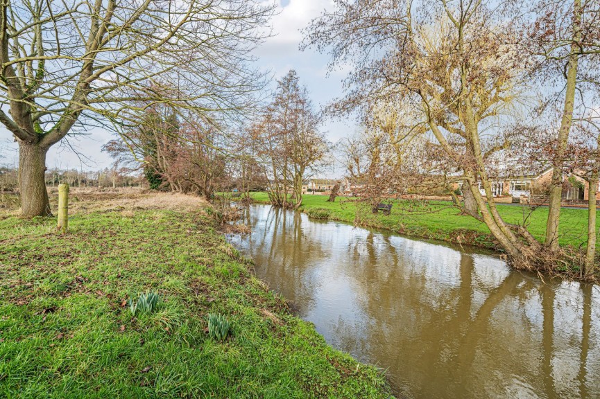 2 bedroom House for Sale Elgar Drive, Shefford, Bedfordshire