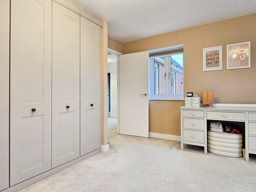 5 bedroom House for Letting Ravensden