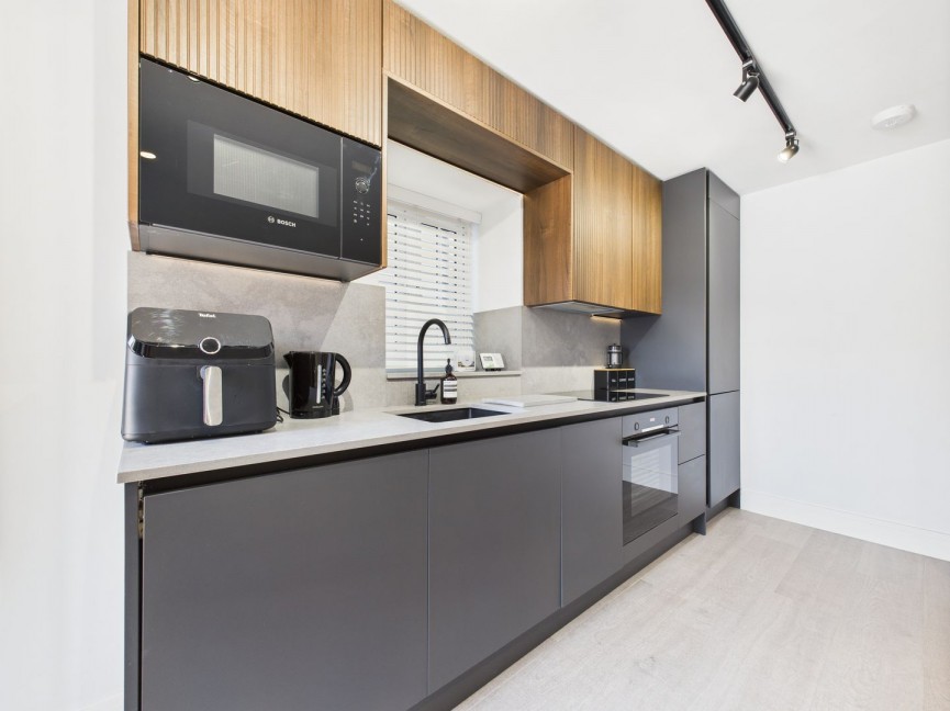 2 bedroom House for Sale Tilehouse Street, Hitchin, Hertfordshire