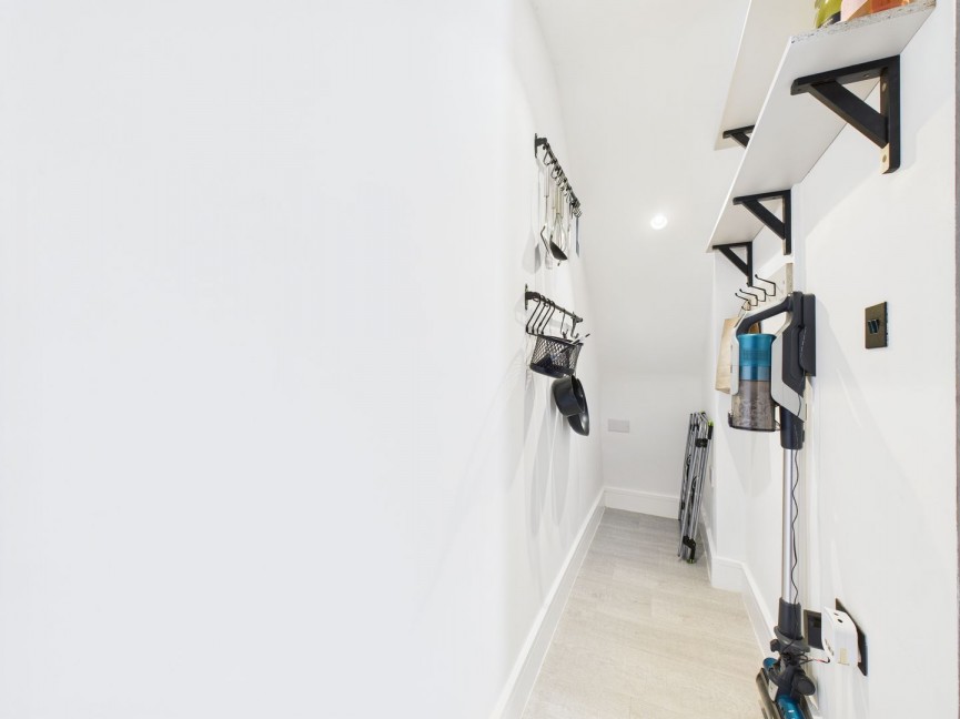 2 bedroom House for Sale Tilehouse Street, Hitchin, Hertfordshire