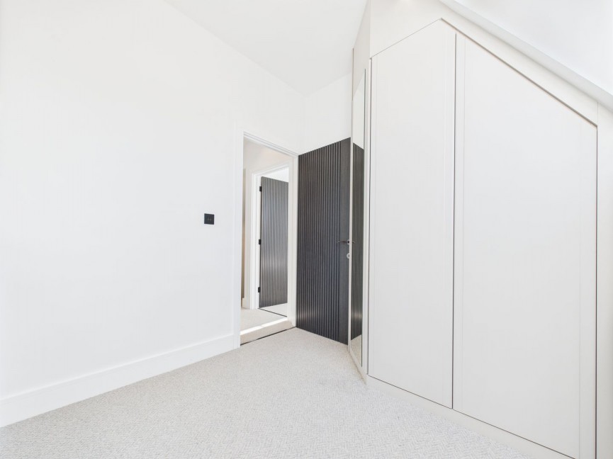 2 bedroom House for Sale Tilehouse Street, Hitchin, Hertfordshire