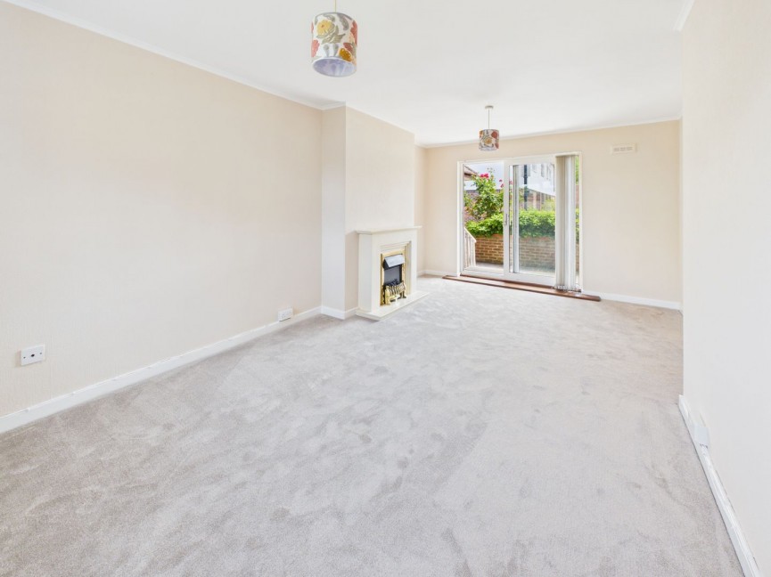2 bedroom Flat for Sale Riddell Gardens, BALDOCK, Hertfordshire