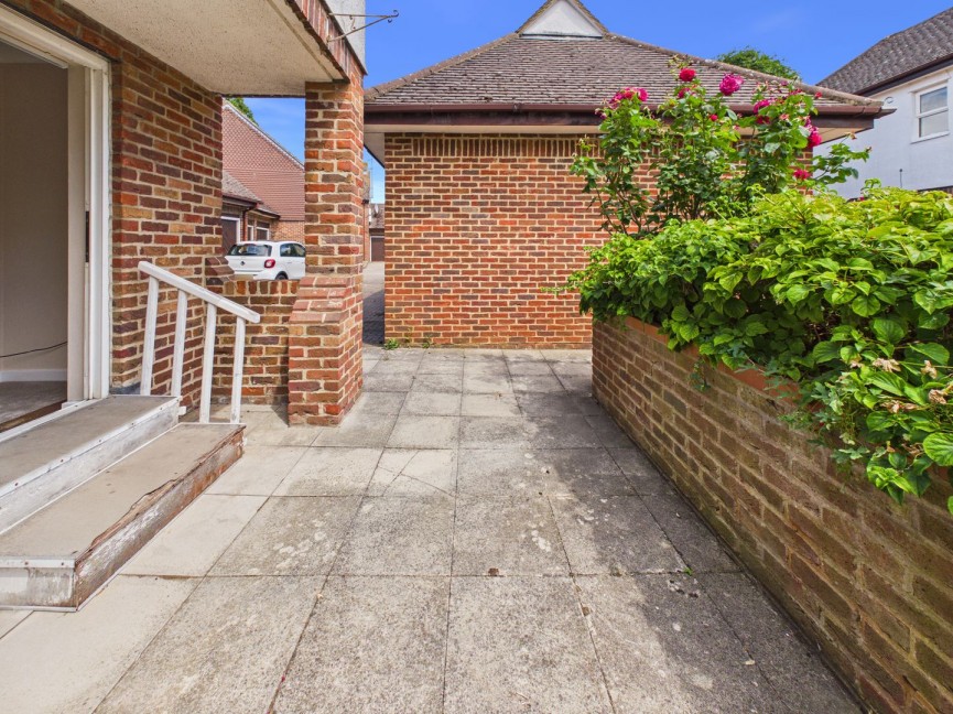 2 bedroom Flat for Sale Riddell Gardens, BALDOCK, Hertfordshire