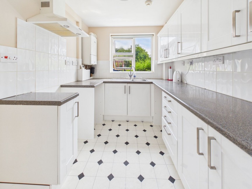 2 bedroom Flat for Sale Riddell Gardens, BALDOCK, Hertfordshire