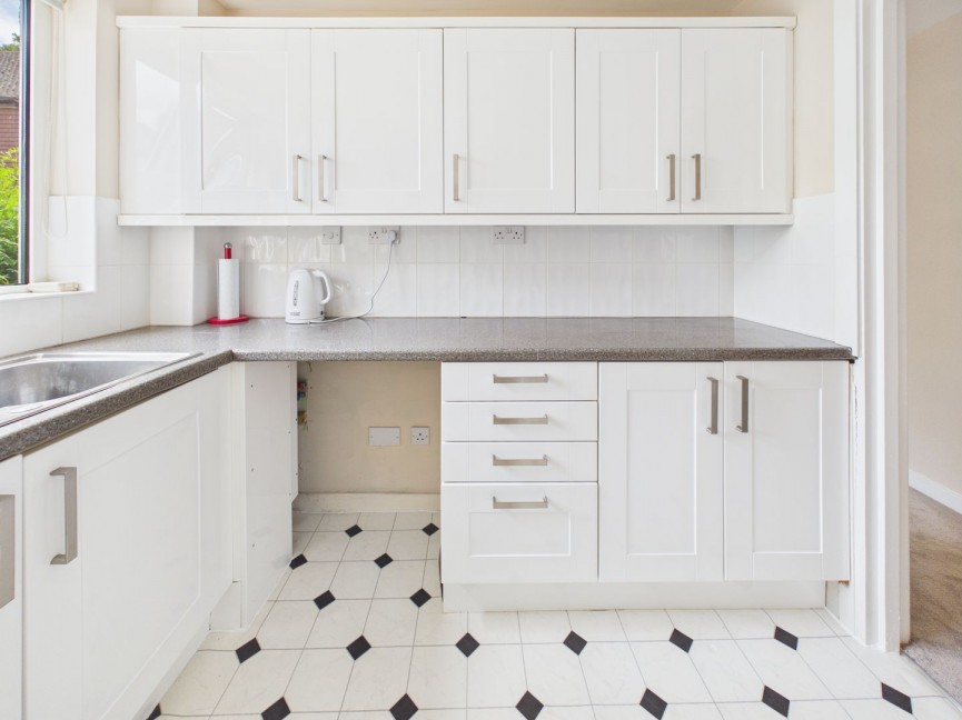 2 bedroom Flat for Sale Riddell Gardens, BALDOCK, Hertfordshire