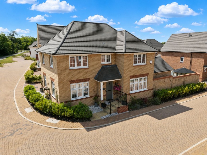 4 bedroom House for Sale Cornish Close, Royston, Hertfordshire