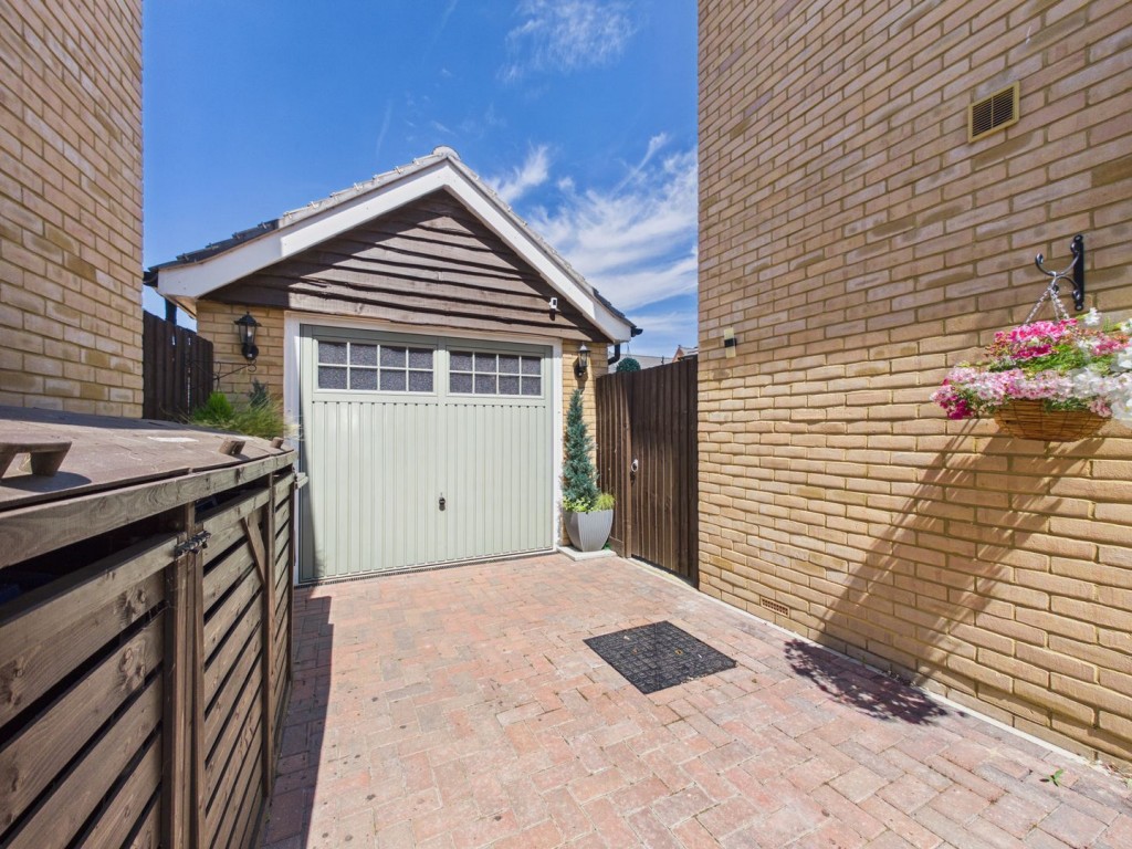 Cornish Close, Royston, Hertfordshire