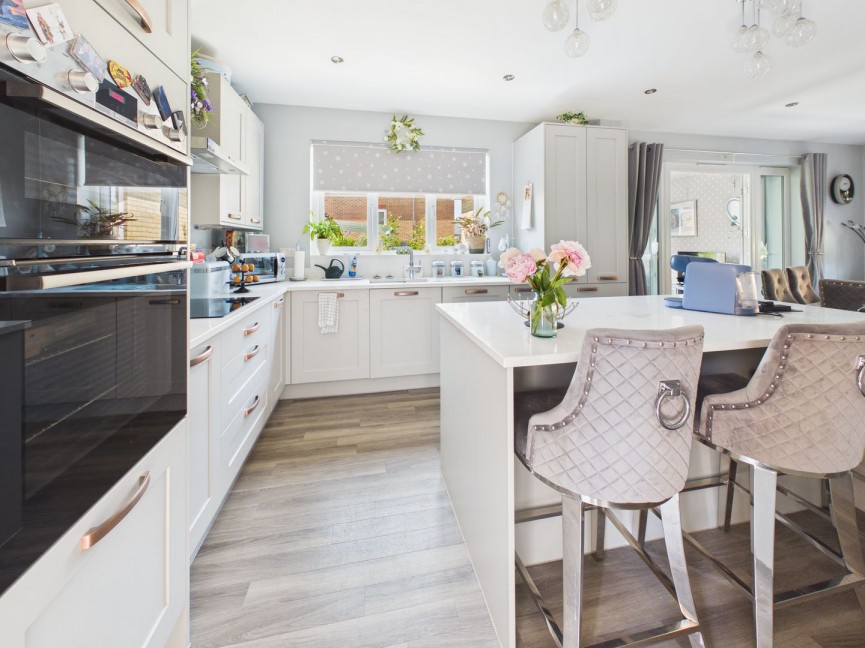 4 bedroom House for Sale Cornish Close, Royston, Hertfordshire