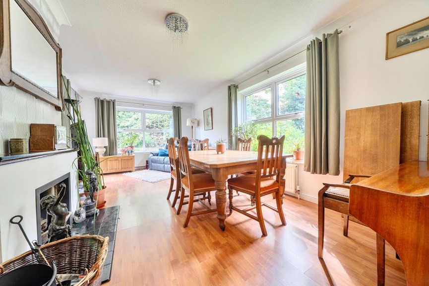 4 bedroom House for Sale The Hollies, Shefford, Bedfordshire