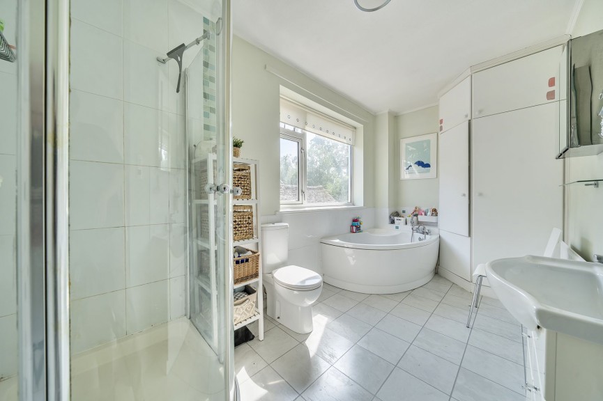 3 bedroom House for Sale Langford Road, Henlow, Bedfordshire