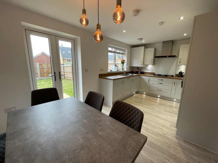 4 bedroom House for Sale Moonflower Place, Biggleswade, Bedfordshire
