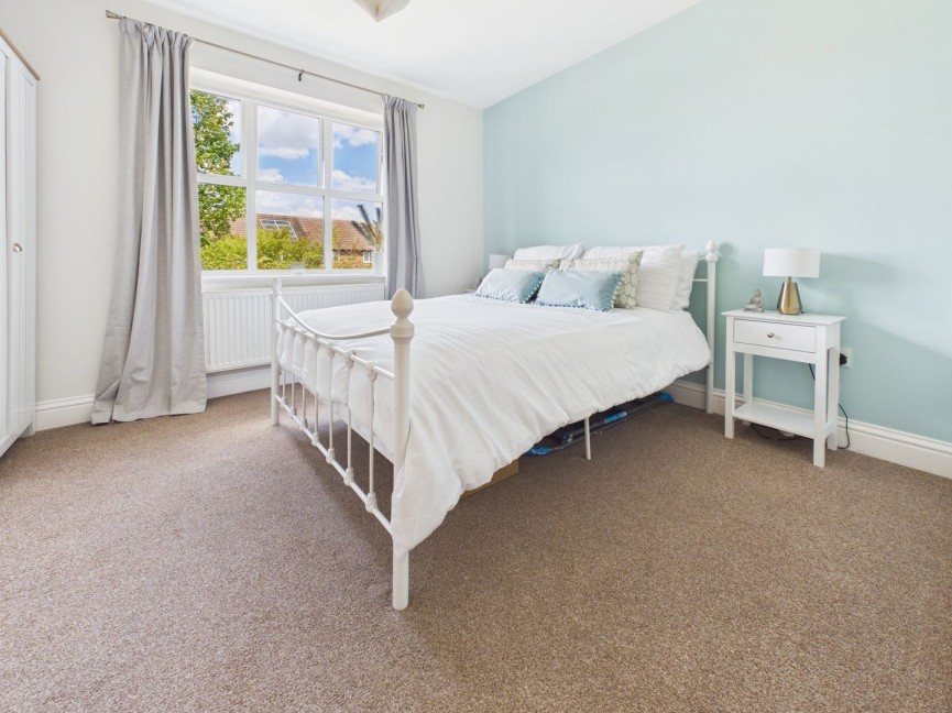 2 bedroom Flat for Sale Church Street, Baldock, Hertfordshire