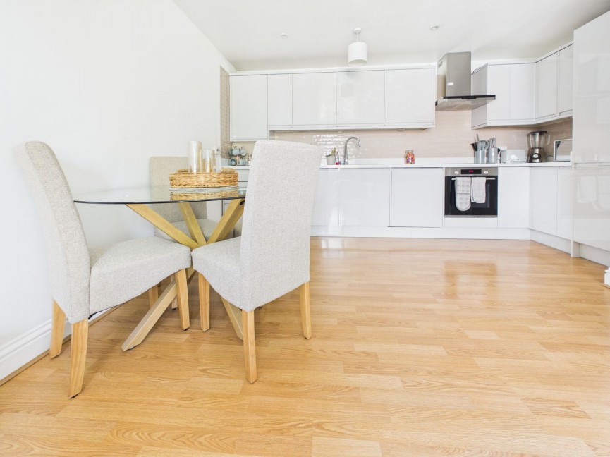 2 bedroom Flat for Sale Church Street, Baldock, Hertfordshire