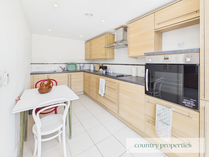 1 bedroom Flat for Sale College Way, Welwyn Garden City, Hertfordshire