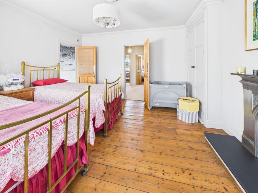 4 bedroom House for Sale Union Terrace, Buntingford, Hertfordshire