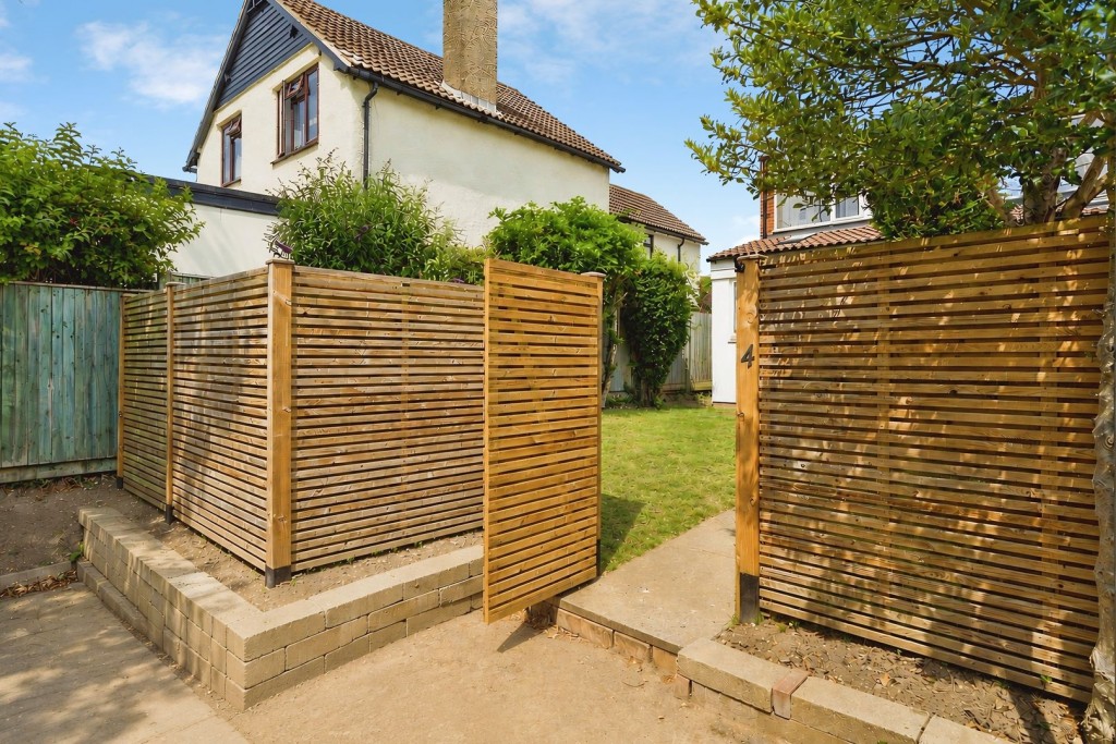 Walsh Close, Hitchin, Hertfordshire
