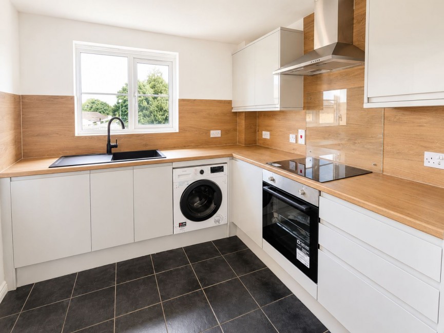 2 bedroom Flat for Letting St. Lukes Court, Hatfield