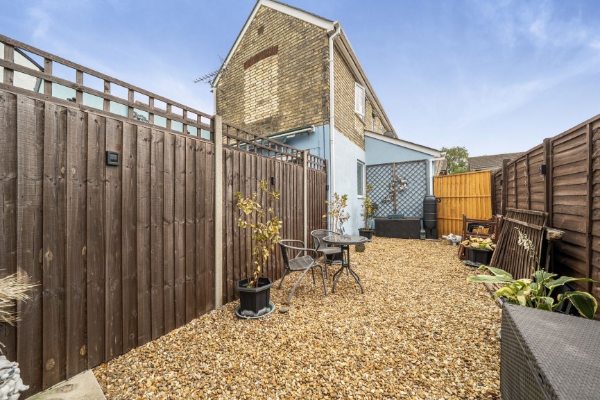 1 bedroom Flat for Sale Regent Street, Stotfold, Bedfordshire