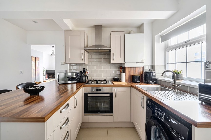 1 bedroom Flat for Sale Regent Street, Stotfold, Bedfordshire