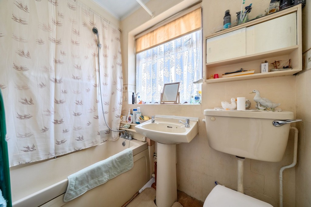 Ampthill Road, Shefford, Bedfordshire