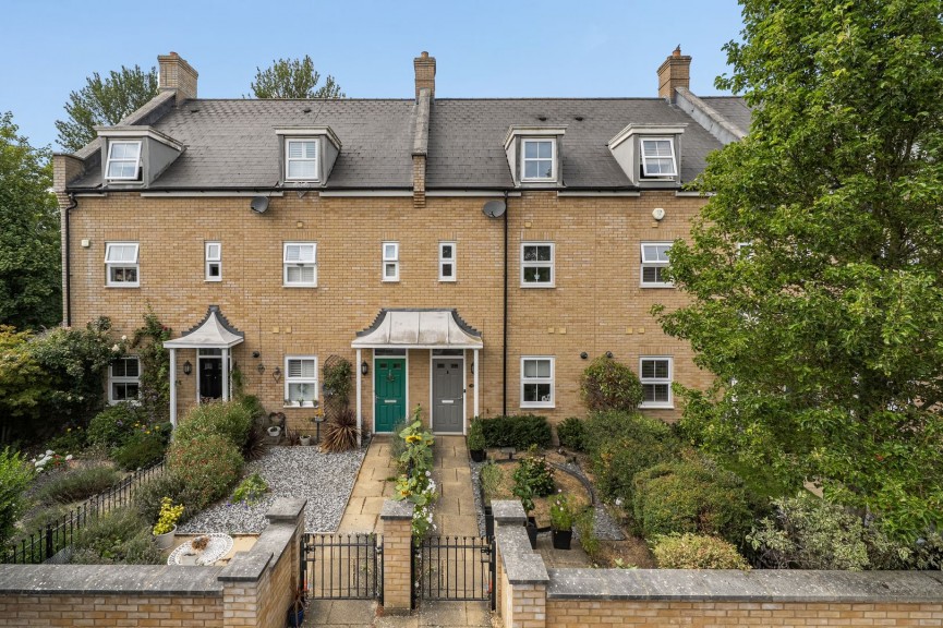 3 bedroom House for Sale Heronslee, Shefford, Bedfordshire