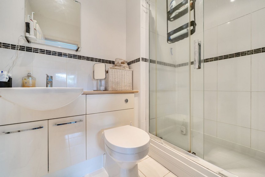 3 bedroom House for Sale Heronslee, Shefford, Bedfordshire