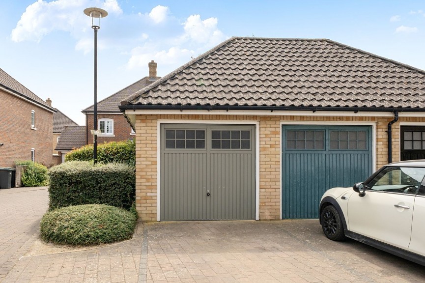 3 bedroom House for Sale Heronslee, Shefford, Bedfordshire