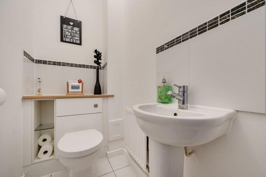 3 bedroom House for Sale Heronslee, Shefford, Bedfordshire