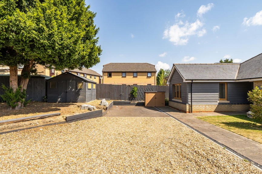 3 bedroom Bungalow for Sale Stotfold, Hitchin, Bedfordshire