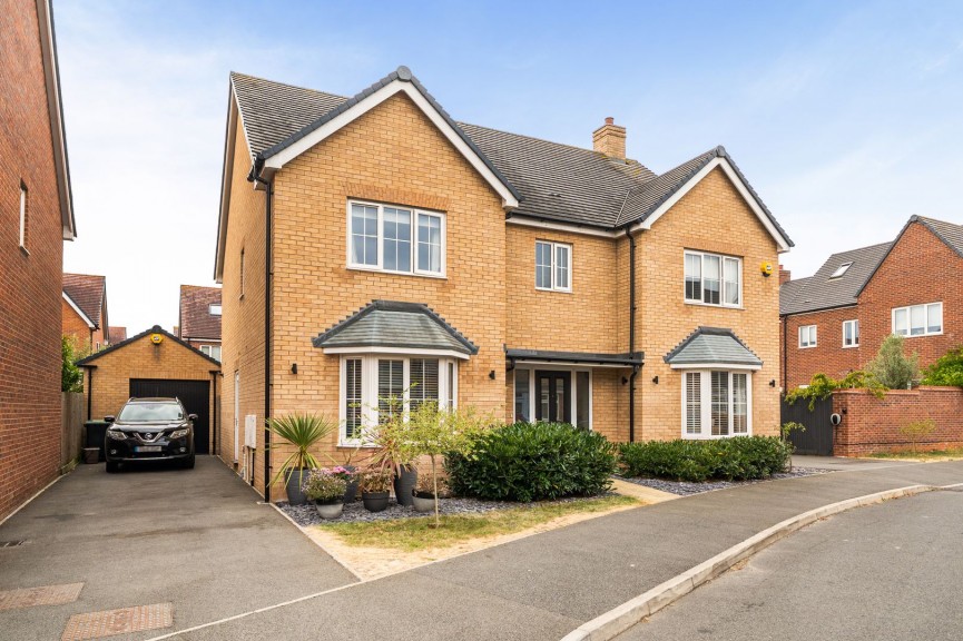 5 bedroom House for Sale Fry Grove, Flitwick, Bedfordshire