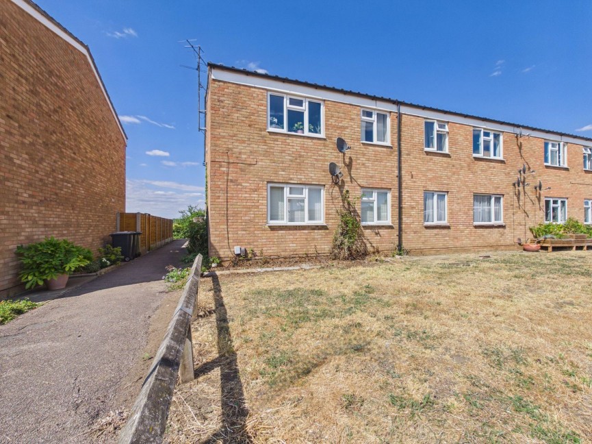3 bedroom Flat for Sale Urban Way, Biggleswade, Bedfordshire