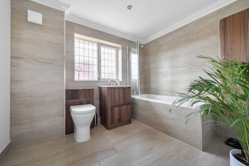 4 bedroom House for Sale Midland Gardens, Shefford, Bedfordshire