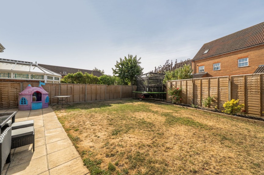 4 bedroom House for Sale Midland Gardens, Shefford, Bedfordshire