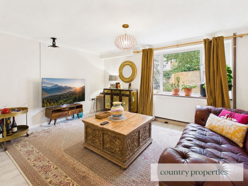 2 bedroom Flat for Sale Haygarth, Knebworth, Hertfordshire