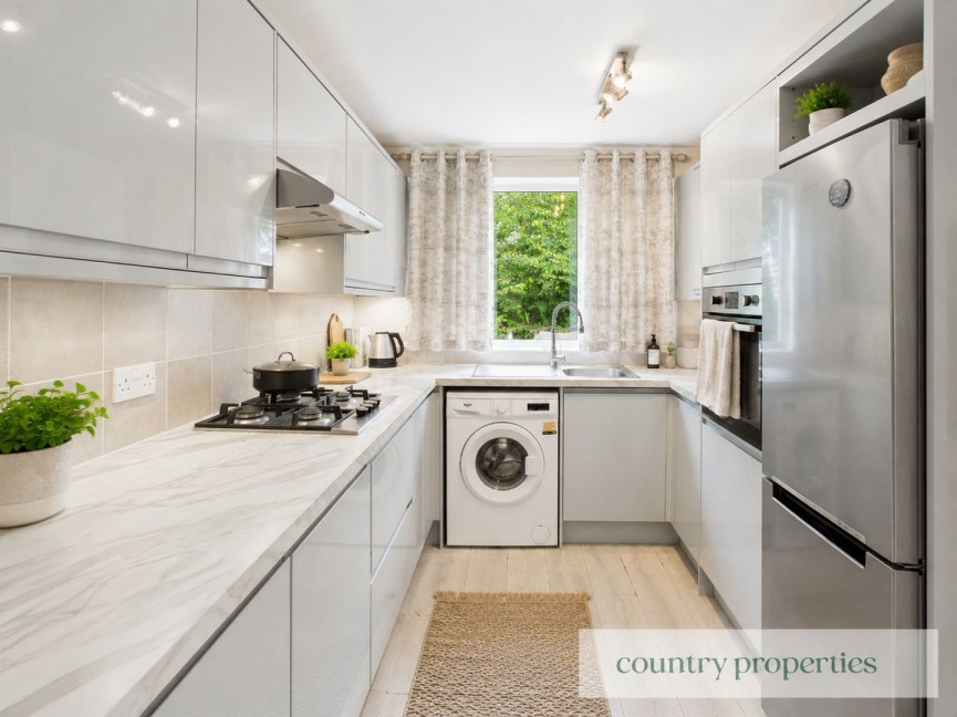2 bedroom Flat for Sale Haygarth, Knebworth, Hertfordshire