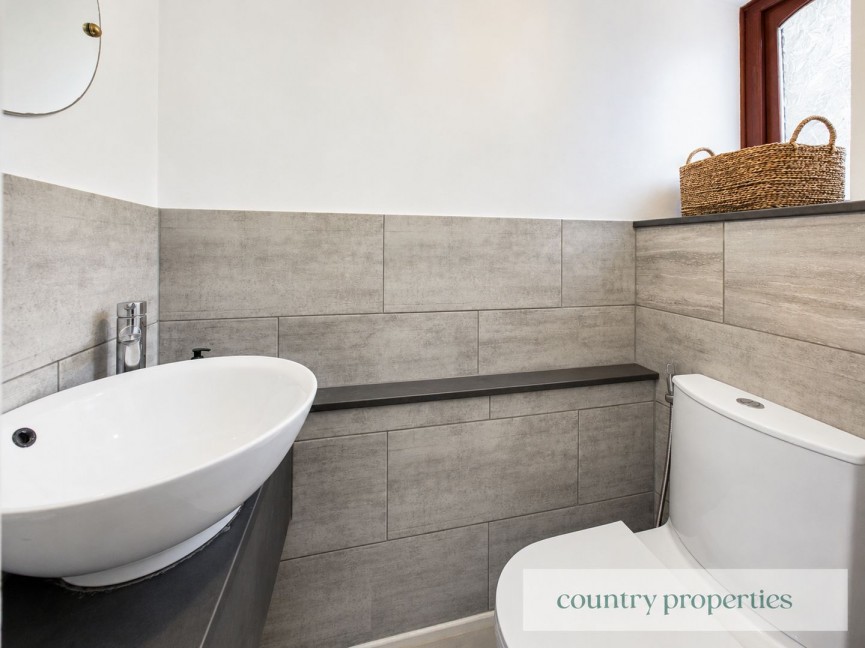 2 bedroom Flat for Sale Haygarth, Knebworth, Hertfordshire