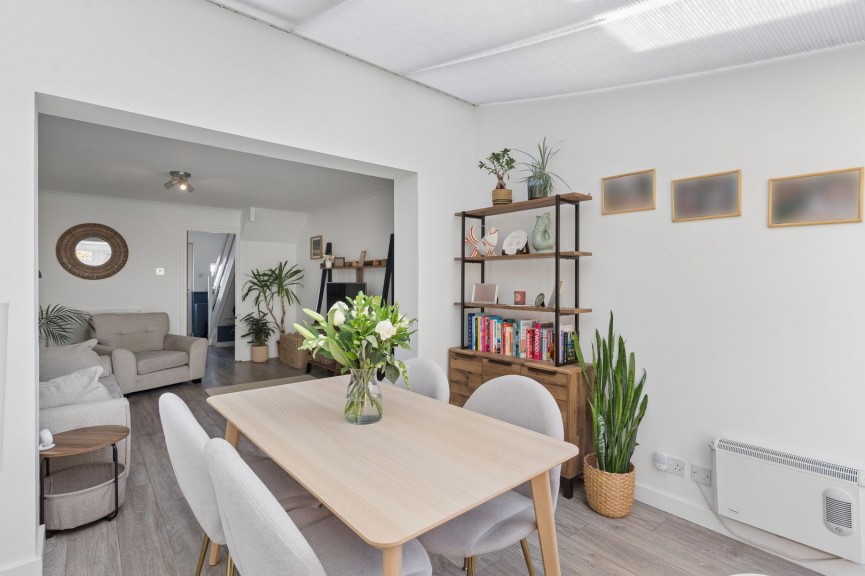 2 bedroom House for Sale Campbell Close, Hitchin, Hertfordshire